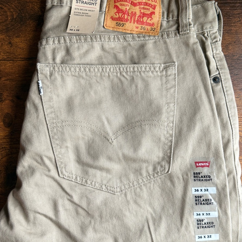 Levi’s 559 Relaxed Straight Jeans 36x32 Light Gray NWT $59.50 MSRP